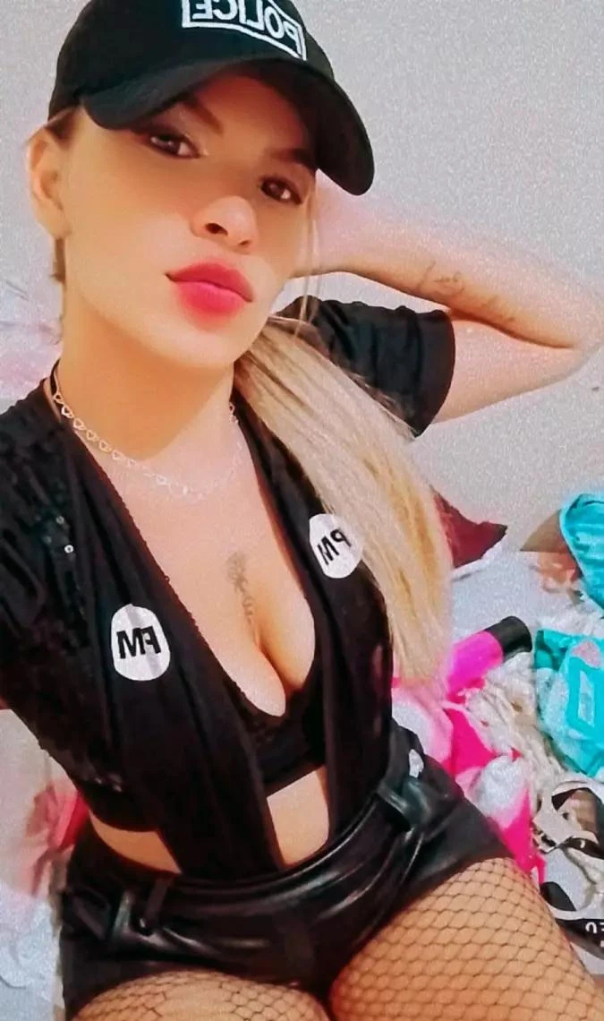 Pamela Hot