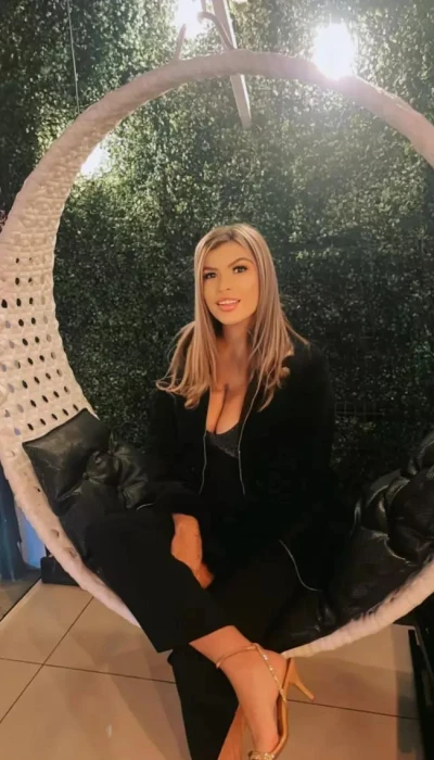 Pamela Scort