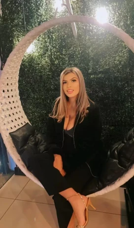 Pamela Scort