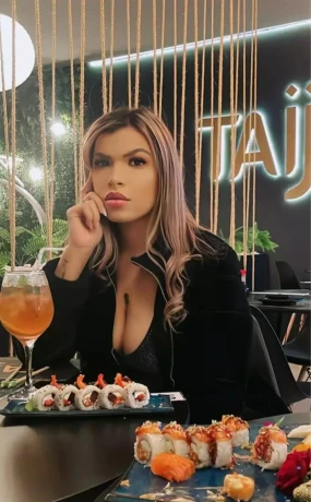 Pamela Hot