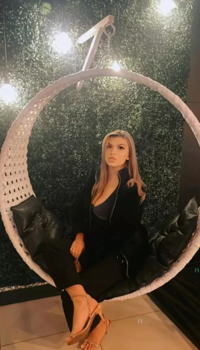 Pamela Hot