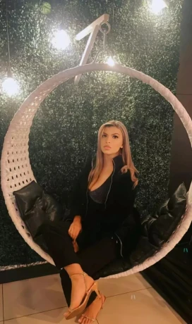 Pamela Hot